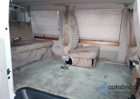 2000 Dodge Ram Van 1500 Conversion z USA, uszkodzony, nr VIN 2B6HB11Y6YK135862